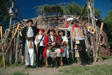 Obóz młodzieżowy, BAŁTYCKA PRZYGODA - Lasertag, wycieczka do Kołobrzegu, a dla chętnych Tropical Islands, Heide Park i Militarna Przygoda. Kolonie 7-13 lat, Obóz 14-18 lat